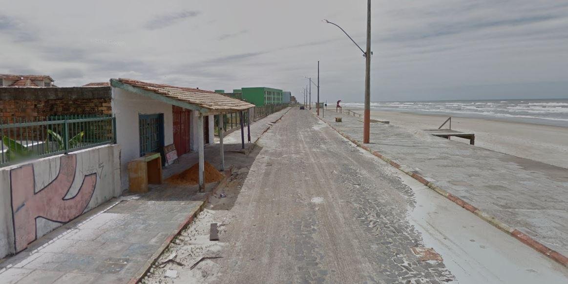 Bar fica em avenida na beira-mar de Cidreira