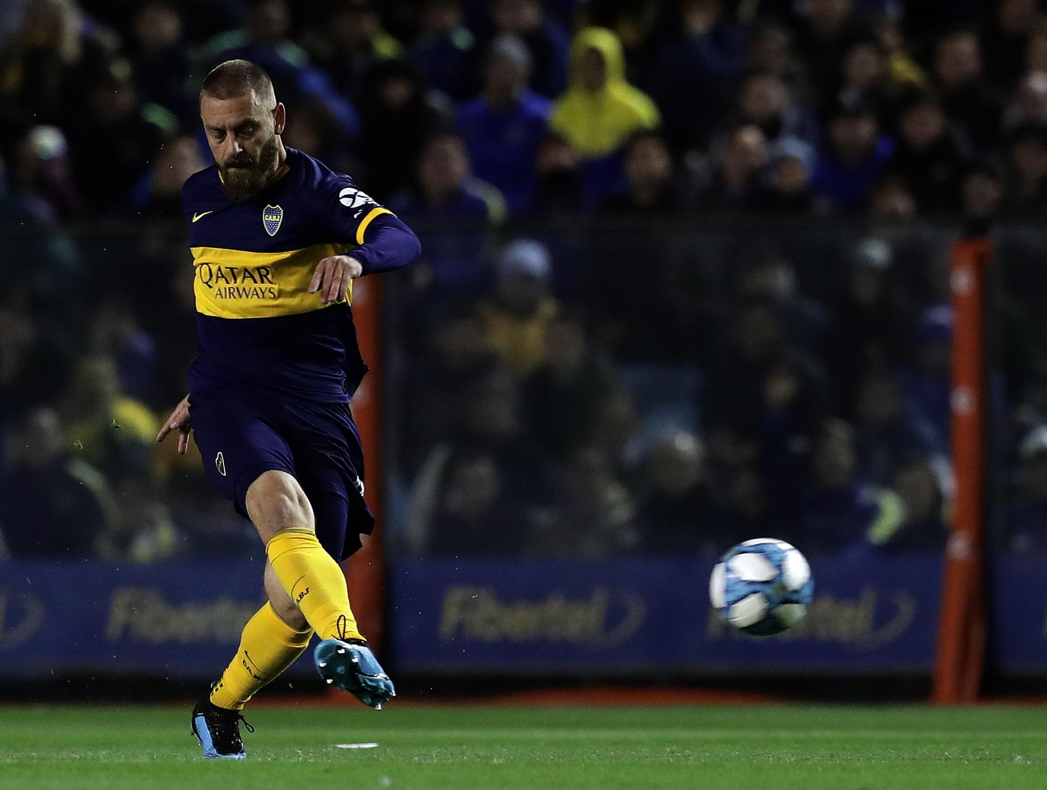 De Rossi sofreu com les&otilde;es desde que chegou ao Boca, e marcou apenas um gol