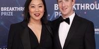 Zuckerberg e a esposa Priscilla em premiação por excelência científica
