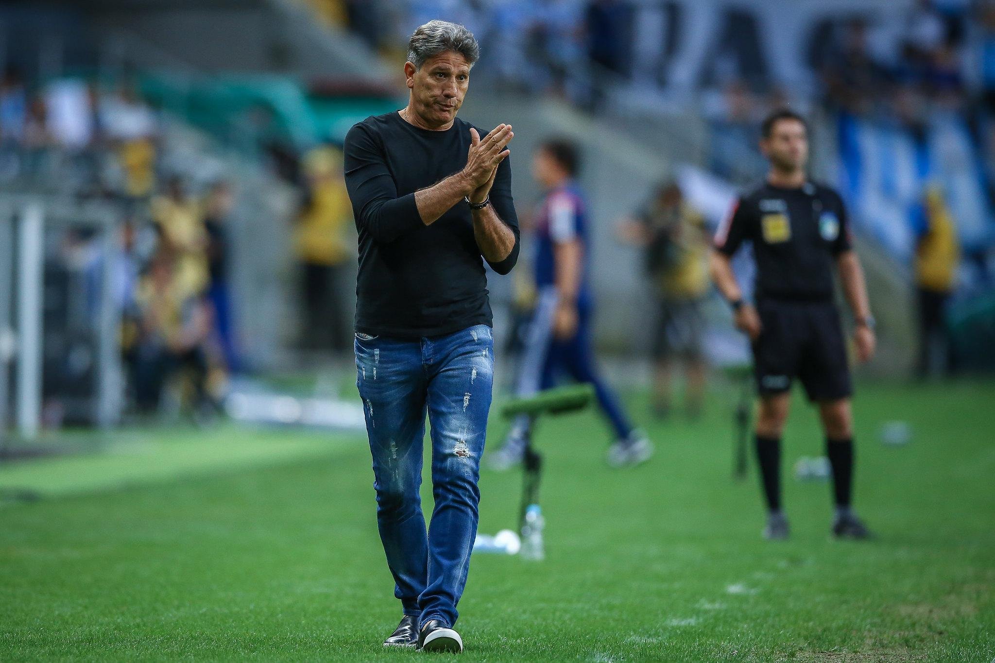 Renato deve estar completamente recuperado em uma semana, diz m&eacute;dico
