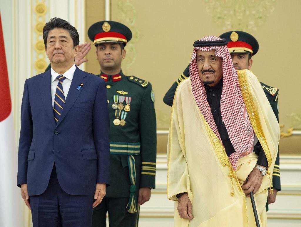 Abe participou de encontro com o pr&iacute;ncipe Salman e pediu esfor&ccedil;os diplom&aacute;ticos para reduzir tens&otilde;es no Oriente M&eacute;dio