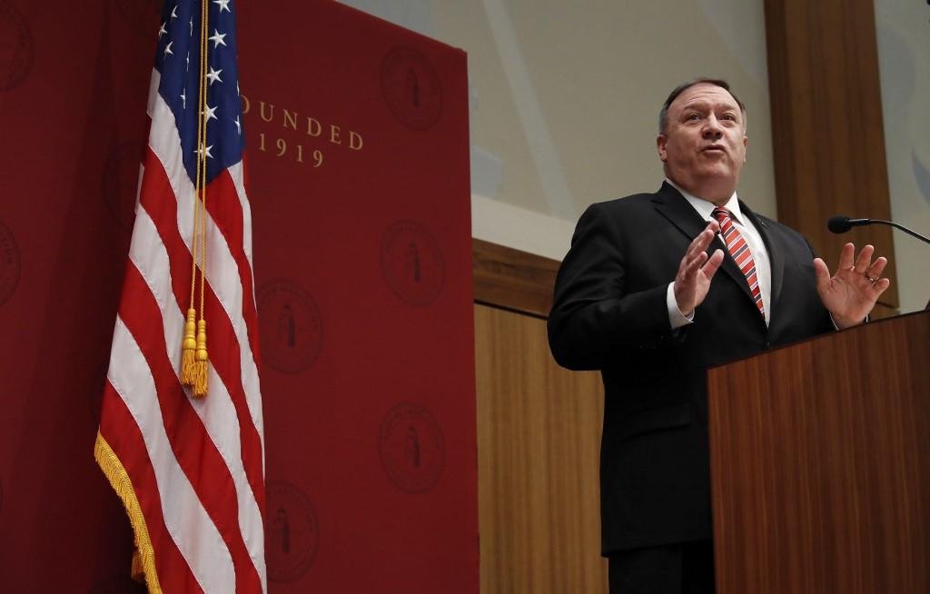 Mike Pompeo assinalou ainda que manifestantes queimaram retratos do general Soleimani