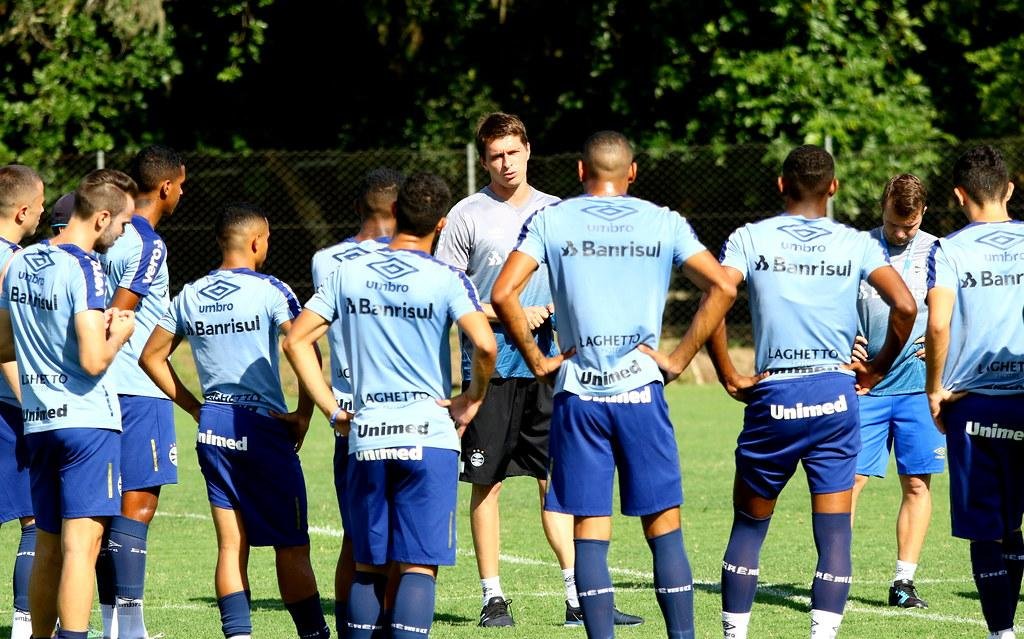 Grupo de transi&ccedil;&atilde;o do Gr&ecirc;mio, sob os cuidados do t&eacute;cnico Thiago Gomes, disputar&aacute; o t&iacute;tulo da Recopa Ga&uacute;cha contra o Pelotas