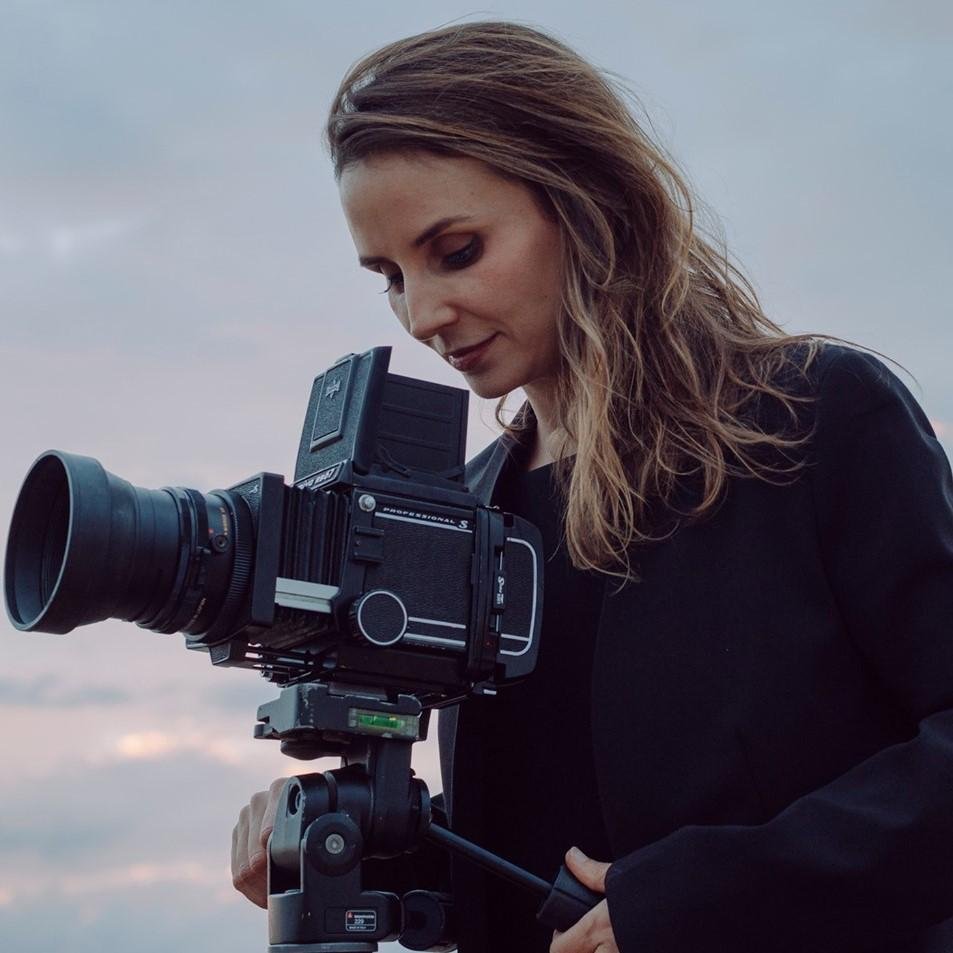 A diretora do document&aacute;rio Petra Costa representa o Brasil no Oscar 2020.