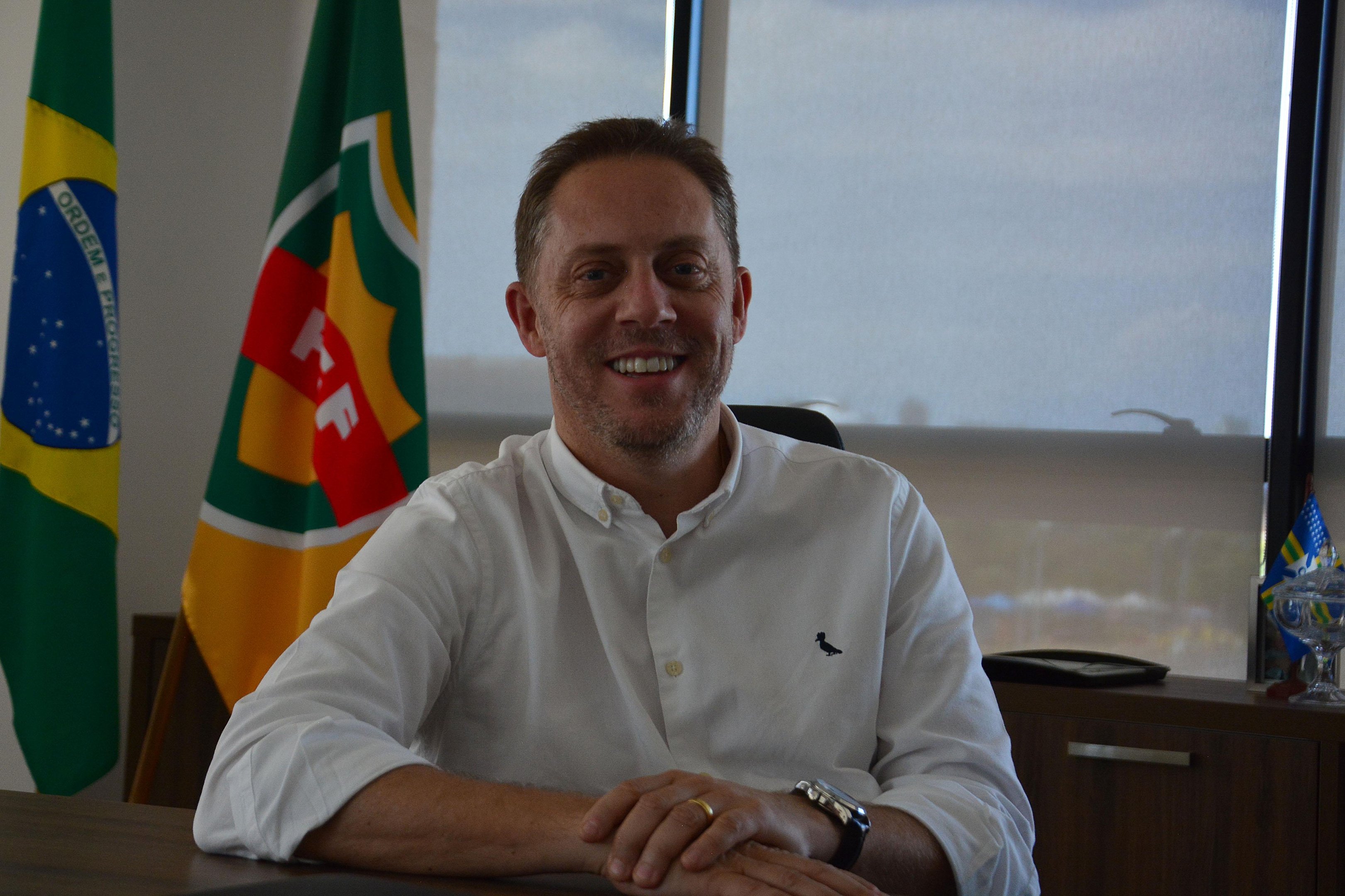 Presidente Luciano Hocsman ressalta que entidade n&atilde;o trabalhar&aacute; com data fixa
