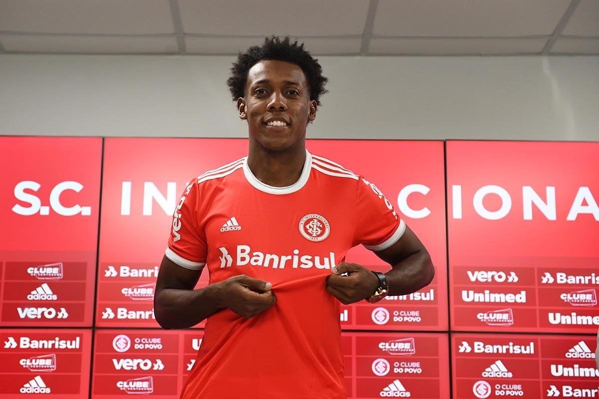 Mois&eacute;s destacou que o t&eacute;cnico Eduardo Coudet conversou com ele durante as f&eacute;rias e o convidou para jogar pelo Inter