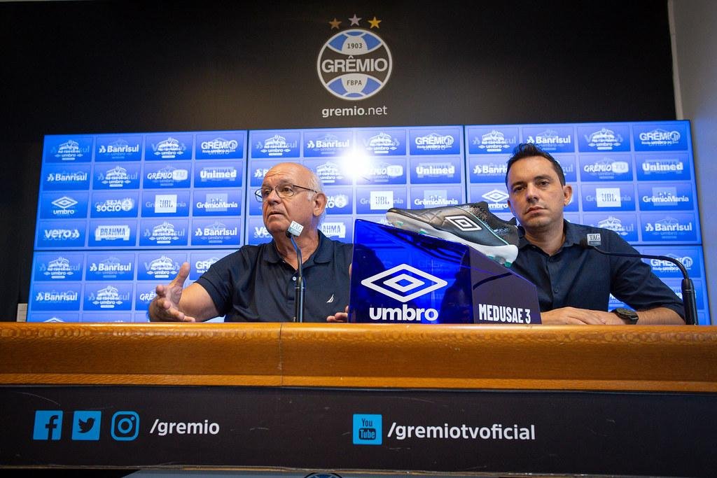 Romildo Bolzan J&uacute;nior usou a rede social para reafirmar que as demiss&otilde;es ocorreram com respeito aos profissionais demitidos