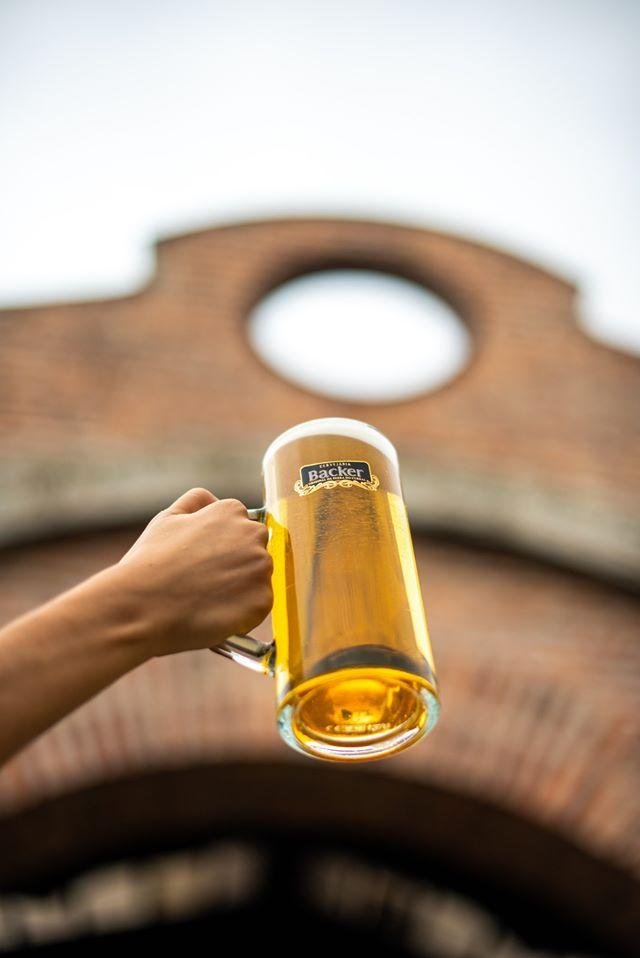 At&eacute; o momento, quatro mortes est&atilde;o sendo atribu&iacute;das &agrave; intoxica&ccedil;&atilde;o pelo consumo da cerveja Backer