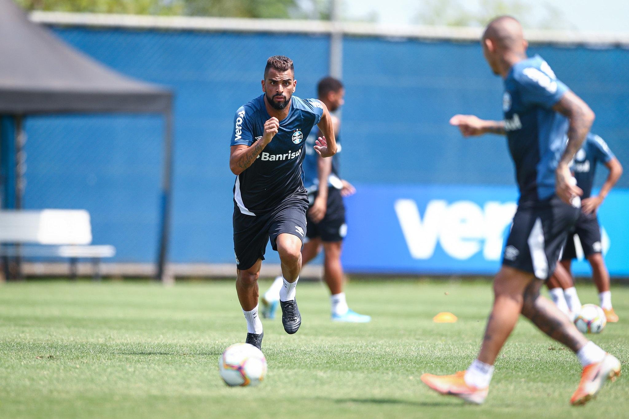 Maicon se prepara para a estreia do Gauch&atilde;o