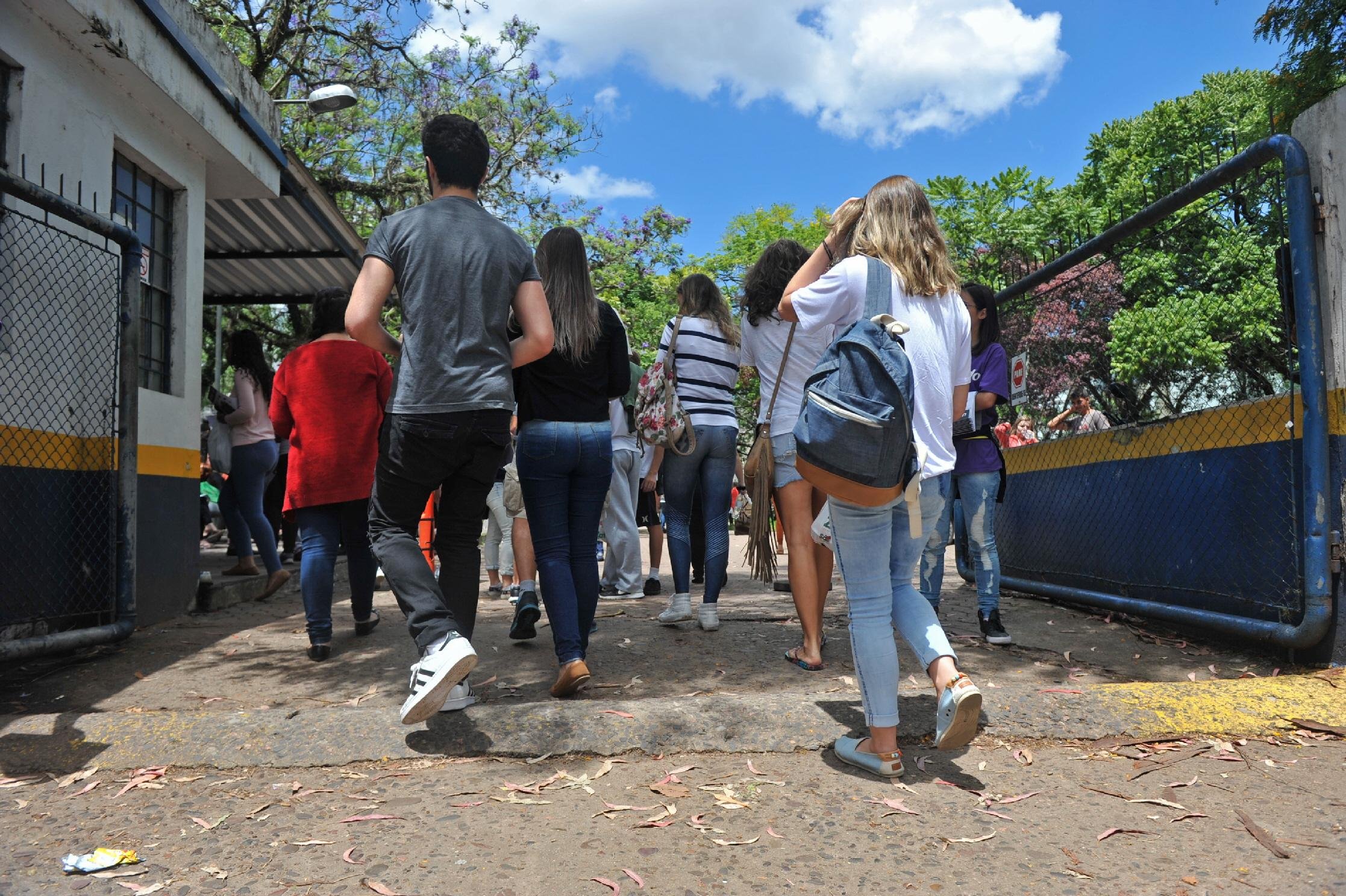 Para participar do Sisu, estudante precisa ter feito o Enem e ter tirado na reda&ccedil;&atilde;o nota acima de zero