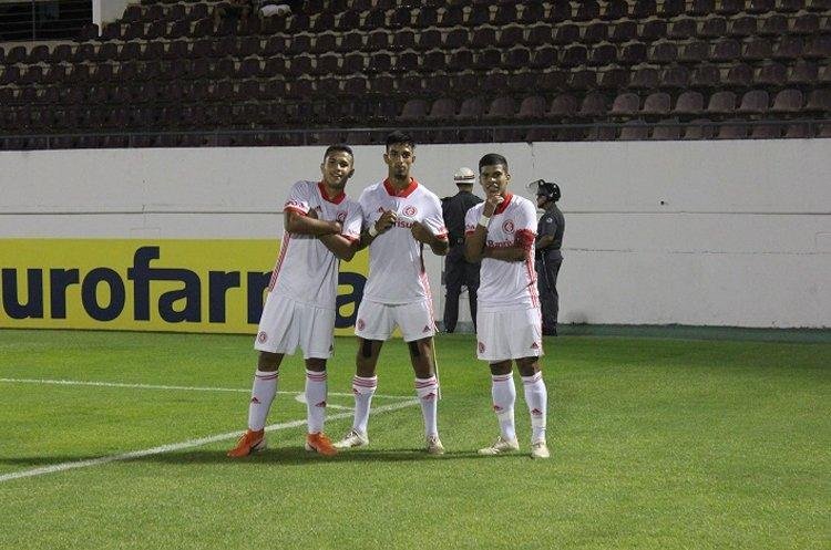 Garotada do Inter ir&aacute; encarar hoje o Corinthians por vaga na final