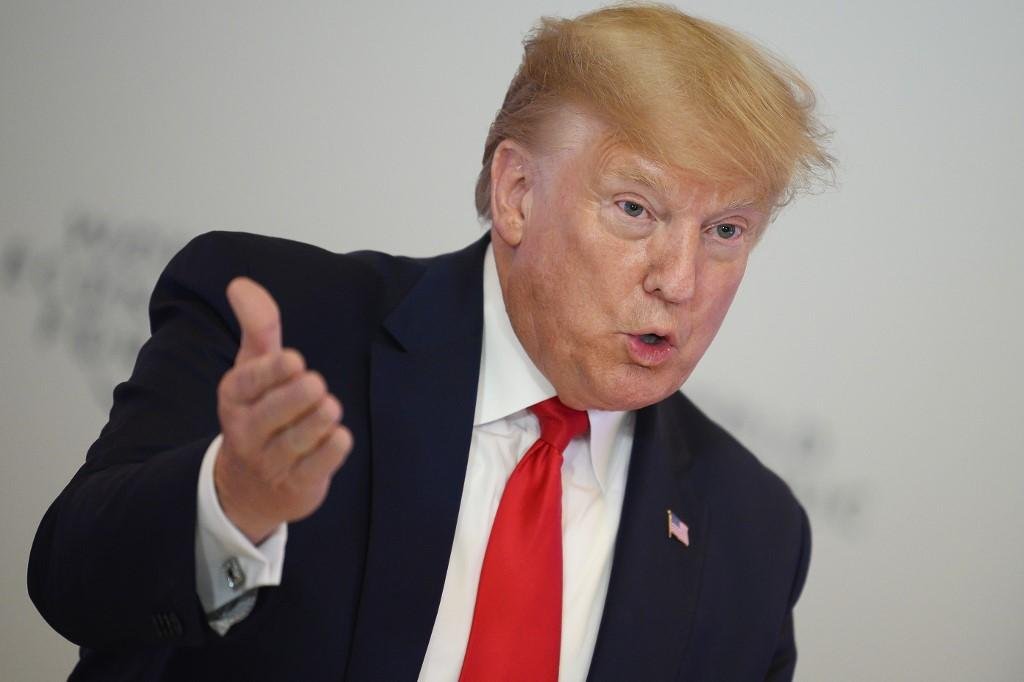 Presidente americano considera o julgamento uma "ca&ccedil;a &agrave;s bruxas"