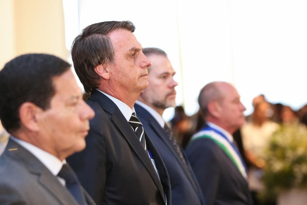 A  "interfer&ecirc;ncia pol&iacute;tica" de Bolsonaro em &oacute;rg&atilde;os de controle e a paralisa&ccedil;&atilde;o de investiga&ccedil;&otilde;es dos dados do Coaf foram apontados como entraves na luta contra a corrup&ccedil;&atilde;o