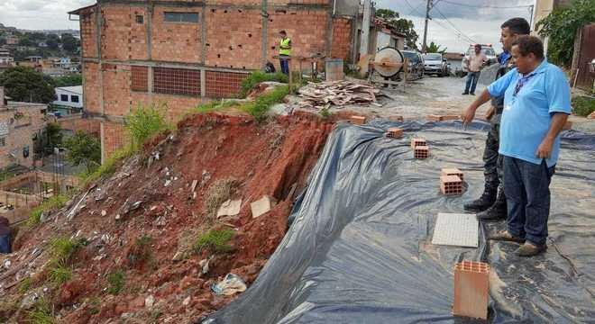 Outras cinco pessoas est&atilde;o desaparecidas ap&oacute;s enchente na cidade de Ibirit&eacute;