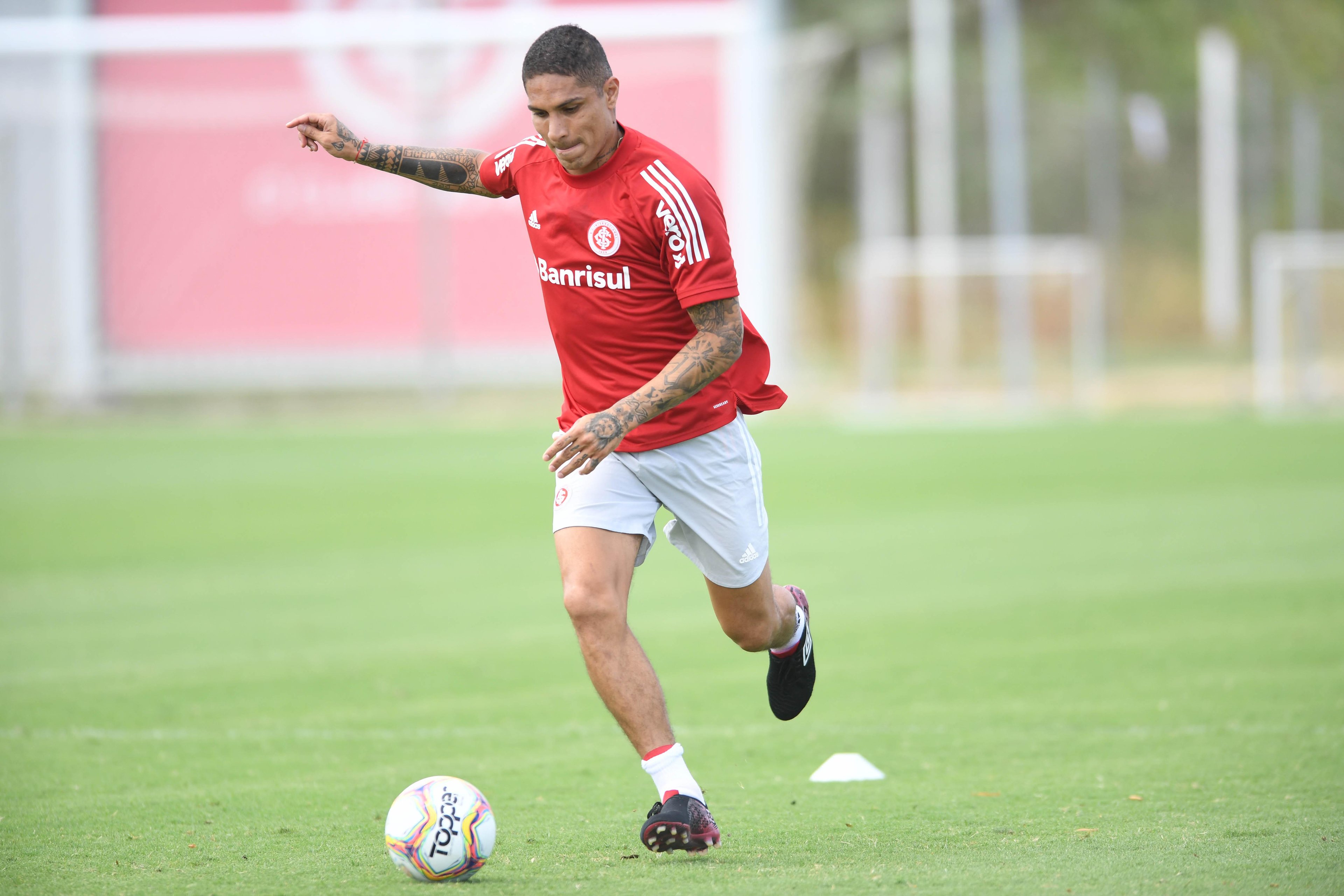 Guerrero ter&aacute; D&rsquo;Alessandro como companheiro de ataque neste domingo
