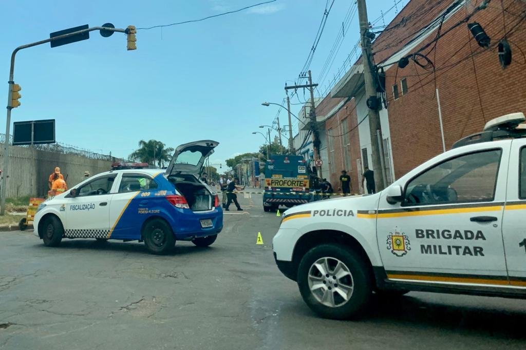 Acidente ocorreu na avenida Volunt&aacute;rios da P&aacute;tria na manh&atilde; deste domingo