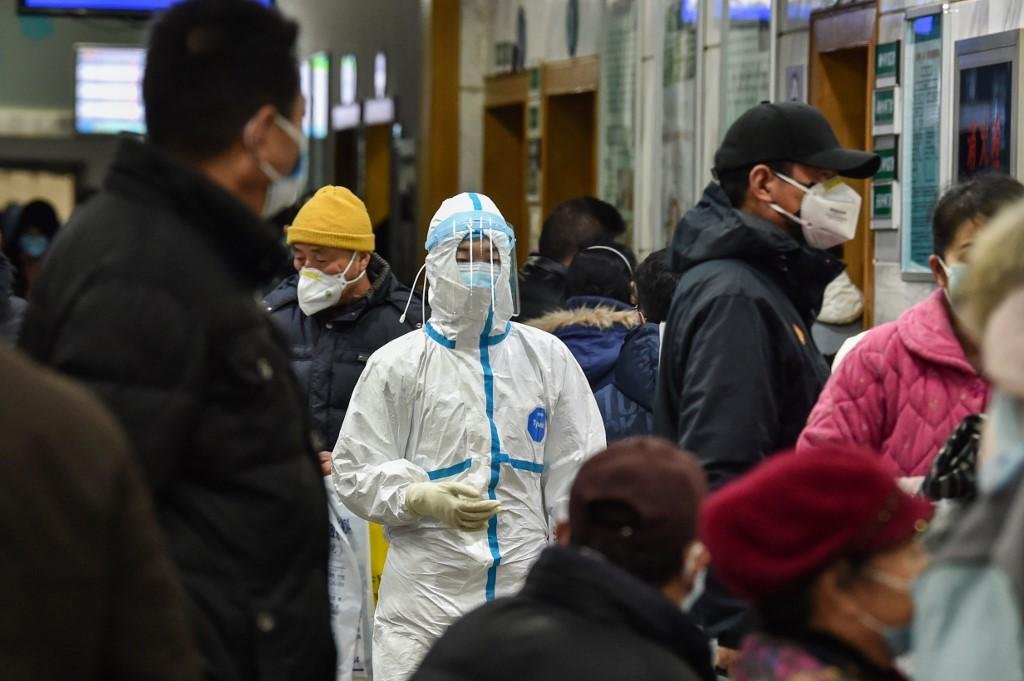 Epidemia do coronav&iacute;rus que j&aacute; deixou 56 mortos e quase 2 mil pessoas contaminadas na China