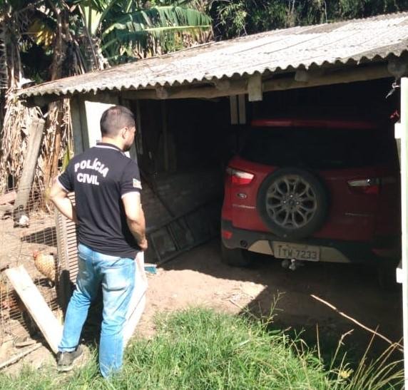 Carro usado pelo homem no triplo homic&iacute;dio na zona Sul de Porto Alegre foi encontrado