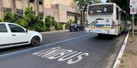 Taxas sobre carros de aplicativos e emplacados fora de Porto Alegre deve reduzir passagem de ônibus