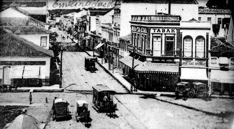O tr&acirc;nsito na rua Volunt&aacute;rios da P&aacute;tria era o mais intenso da Capital
