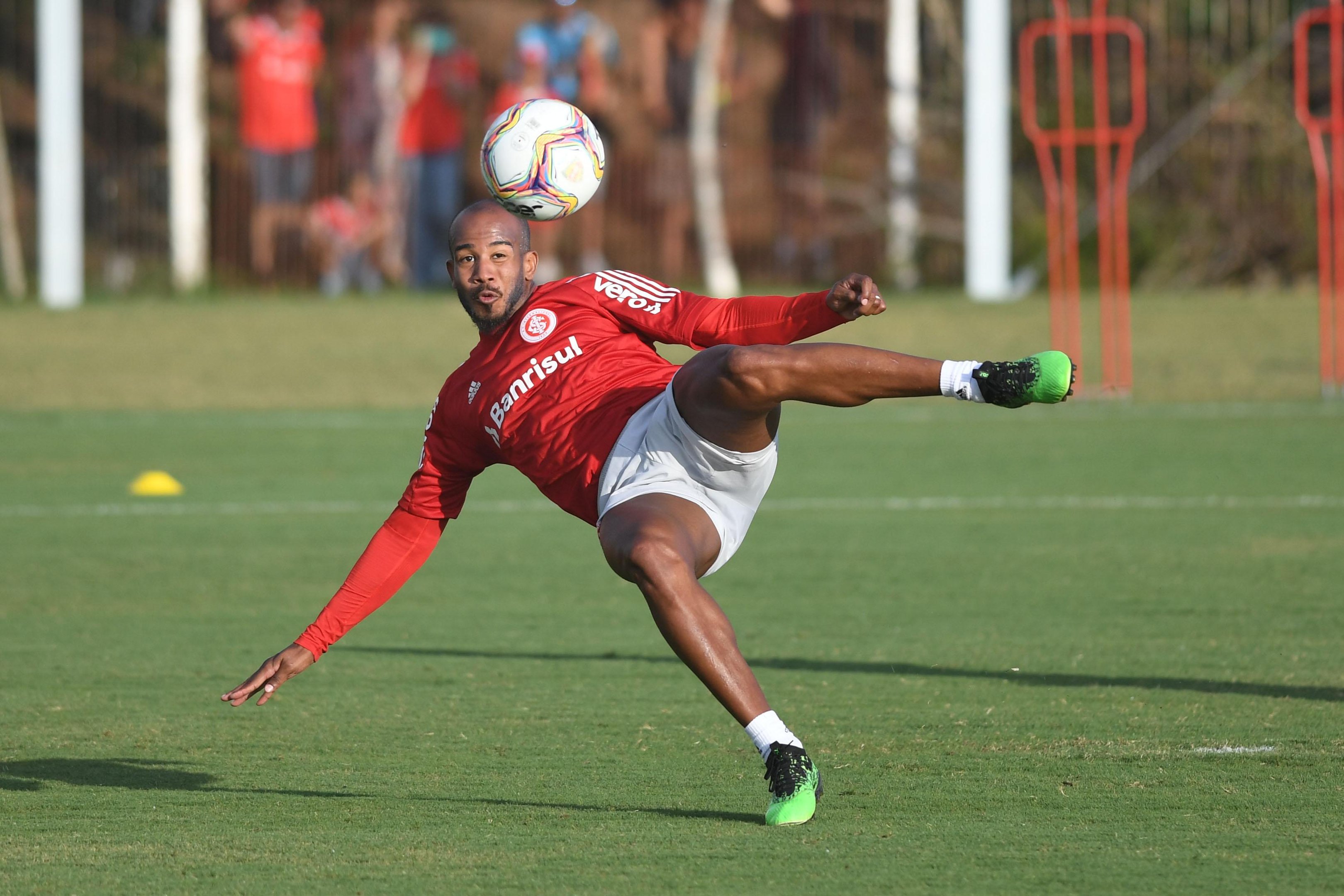 Inter dever&aacute; ter time titular nesta quarta, diante do S&atilde;o Luiz