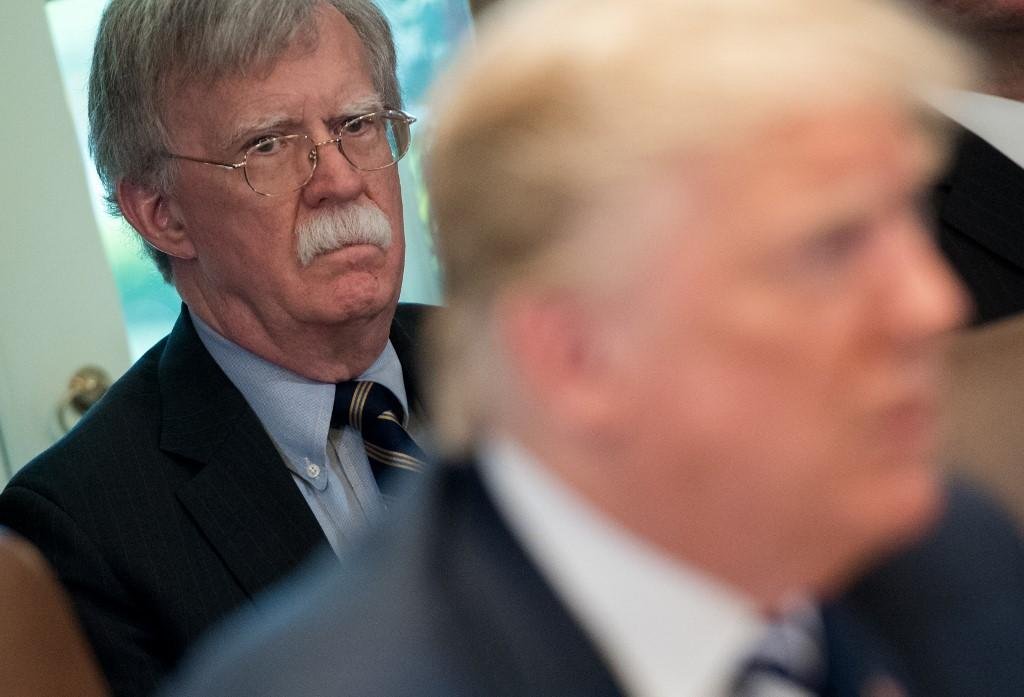 Em um tu&iacute;te, Trump afirmou que ex-conselheiro cometeu "muitos erros de julgamento"