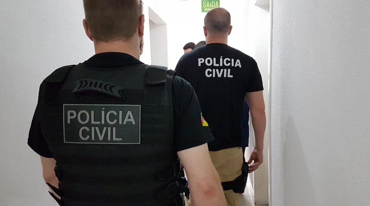 Opera&ccedil;&atilde;o &eacute; realizada em Porto Alegre e quer combater a pr&aacute;tica de venda de diplomas falsos