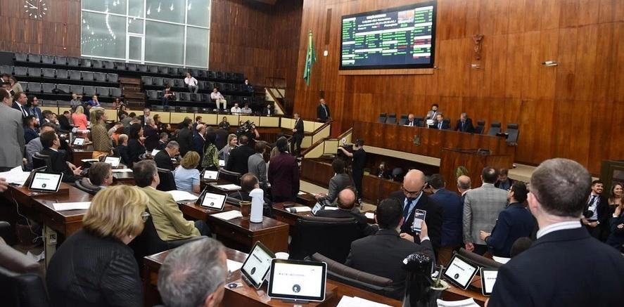 Assembleia volta a analisar medidas propostas por Leite