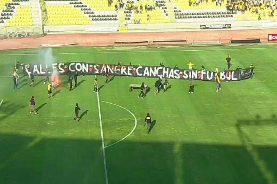 Torcida chilena protesta contra realiza&ccedil;&atilde;o de jogo no pa&iacute;s