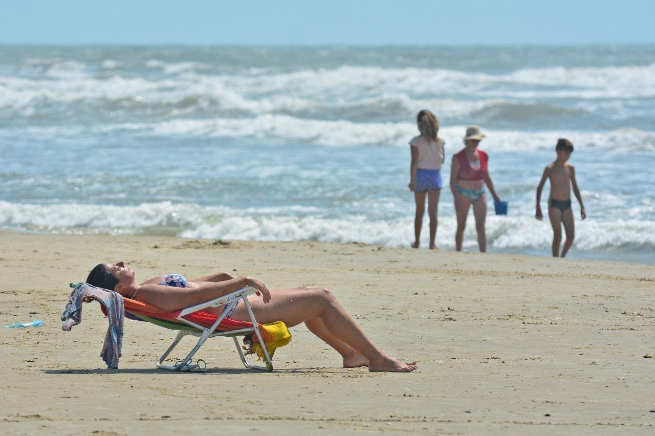 Banhistas lotaram praias no primeiro domingo de fevereiro