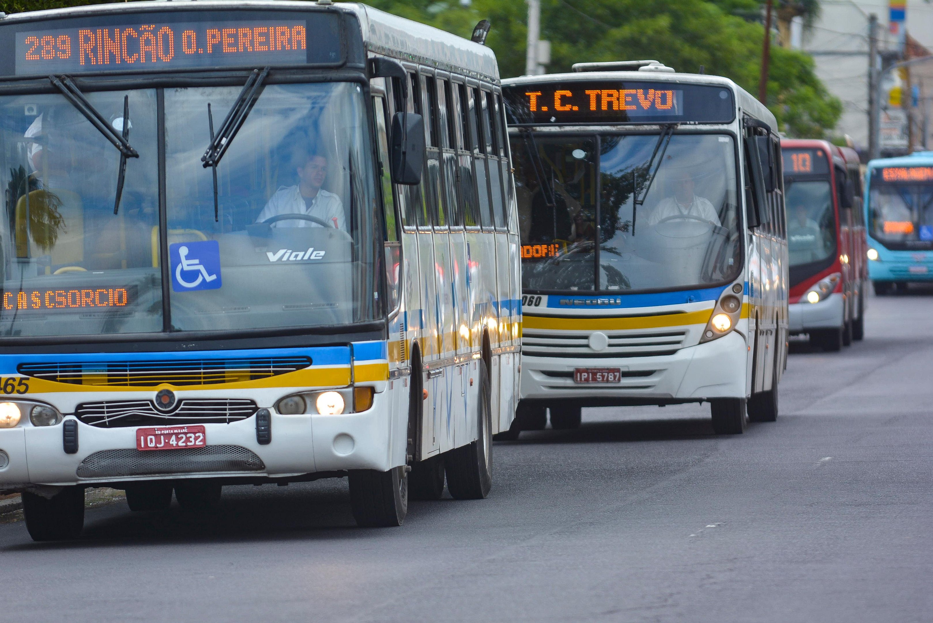 Categoria se reunir&aacute; ap&oacute;s sess&atilde;o na C&acirc;mara que prev&ecirc; a retirada gradativa de cobradores dos &ocirc;nibus