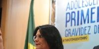 Damares planeja testar projeto de prevenção sexual em três cidades brasileiras