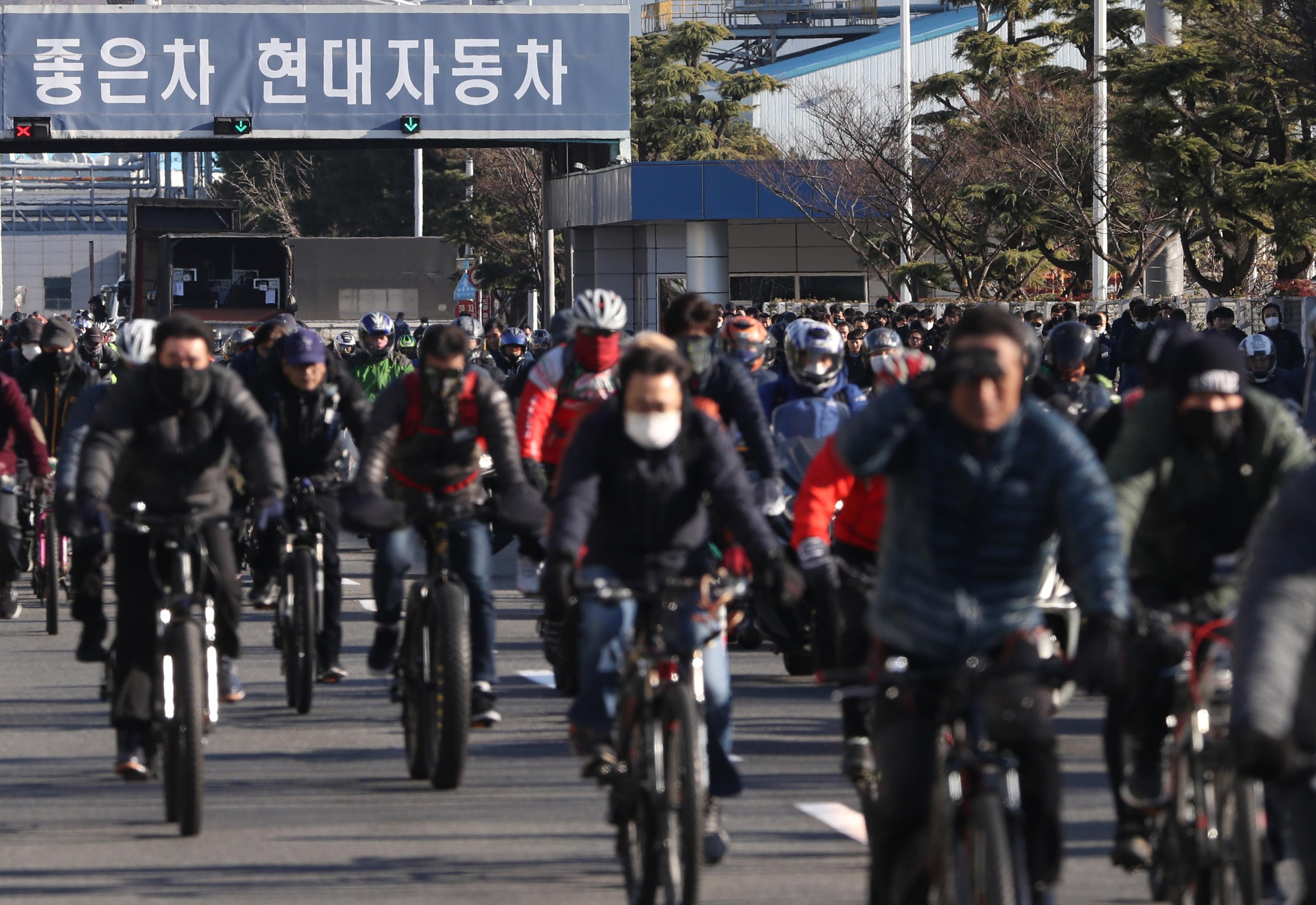 A maior montadora da Cor&eacute;ia do Sul, Hyundai Motor, suspendeu toda a produ&ccedil;&atilde;o dom&eacute;stica por falta de pe&ccedil;as devido ao surto de coronav&iacute;rus na China