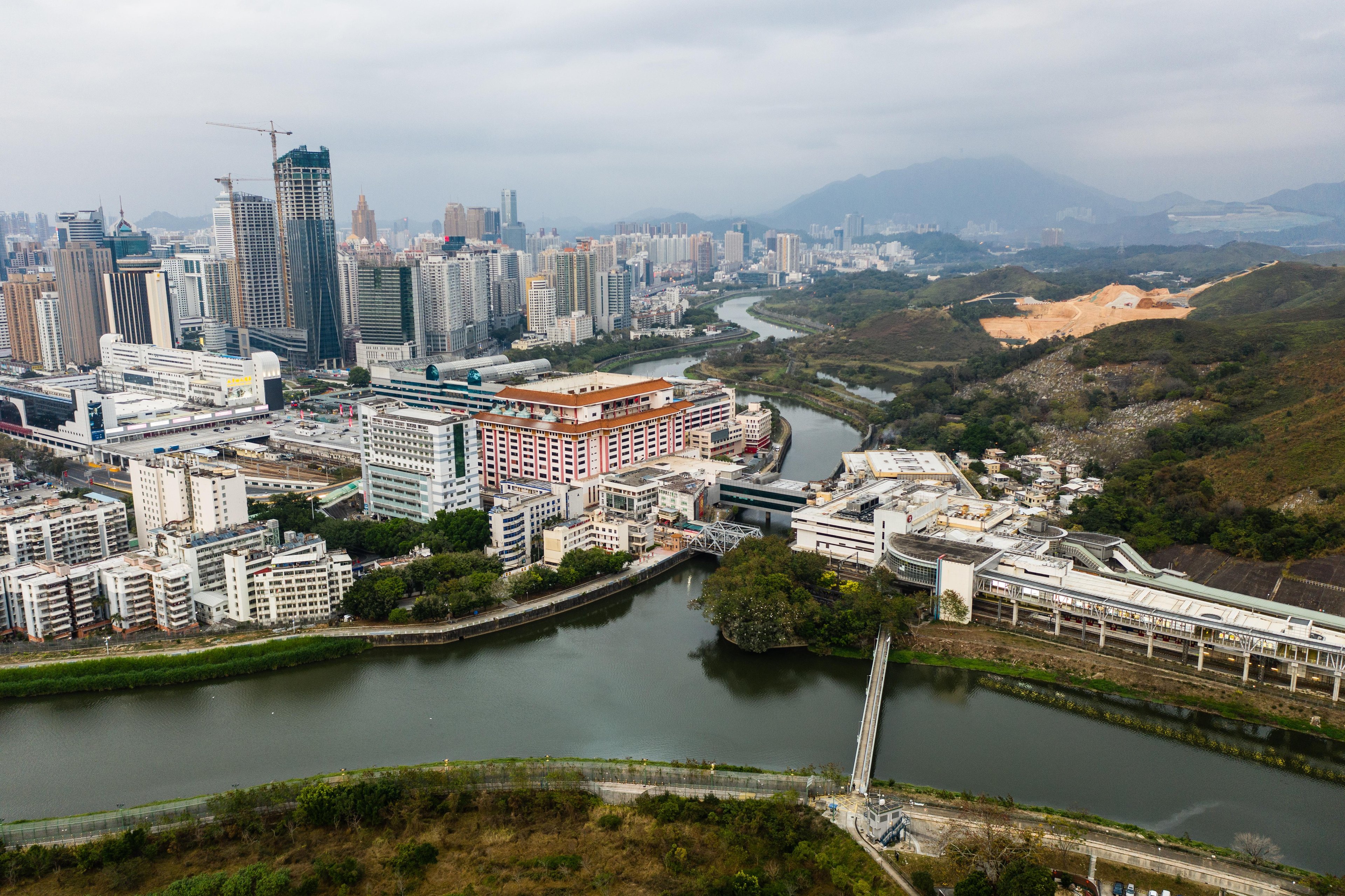 Minist&eacute;rio chin&ecirc;s das Rela&ccedil;&otilde;es Exteriores informou na quinta-feira que 19 estrangeiros foram infectados na China