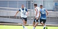 Thiago Neves pode começar um jogo pelo Grêmio pela primeira vez