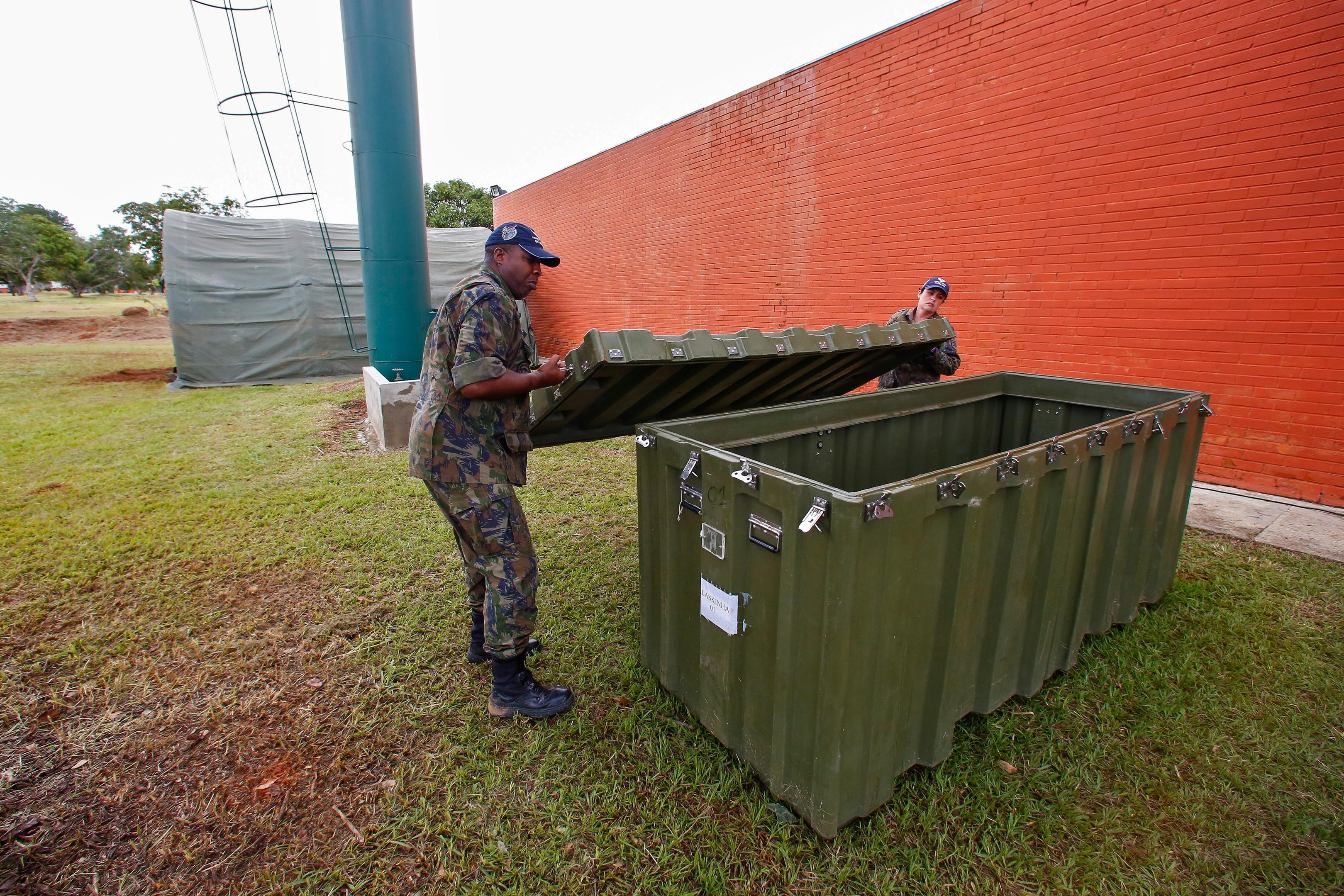 Brasileiros ficar&atilde;o em uma base em An&aacute;polis