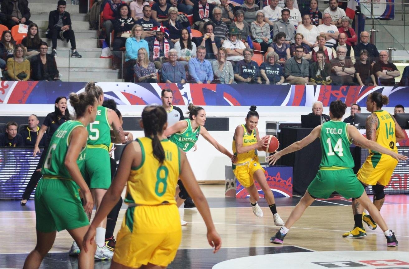 Sele&ccedil;&atilde;o feminina tentou jogar de igual para igual, mas perdeu para a Austr&aacute;lias