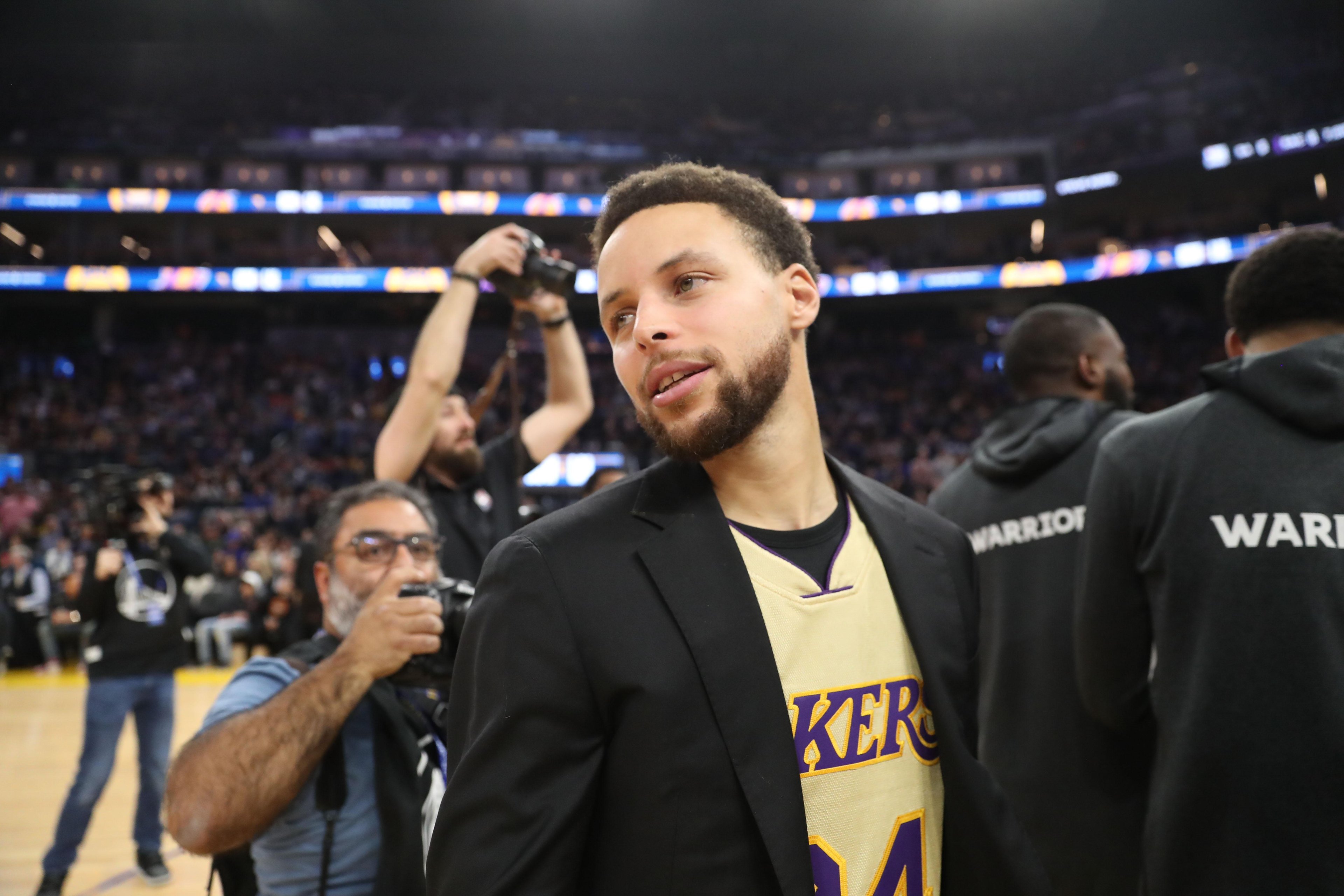 Mesmo lesionado, Curry est&aacute; na lista inicial de 44 atletas selecionados para jogar a Olimp&iacute;ada em T&oacute;quio