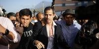 Guaidó foi recebido com agressividade por apoiadores de Nicolás Maduro