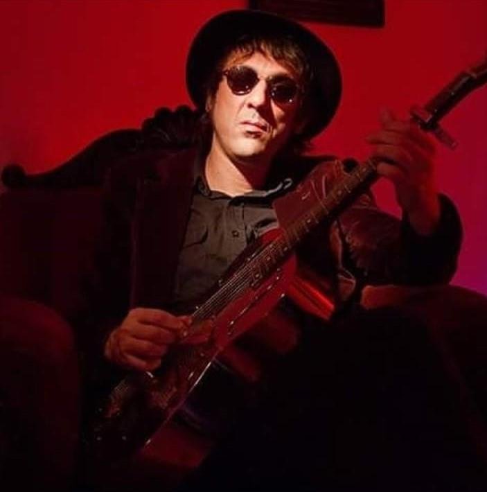 Marcelo Gross vai priorizar as can&ccedil;&otilde;es ac&uacute;sticas, registradas no disco "Pluma"