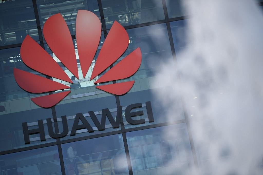 H&aacute; quase um ano, em mar&ccedil;o de 2019, Huawei se declarou inocente das 13 acusa&ccedil;&otilde;es iniciais