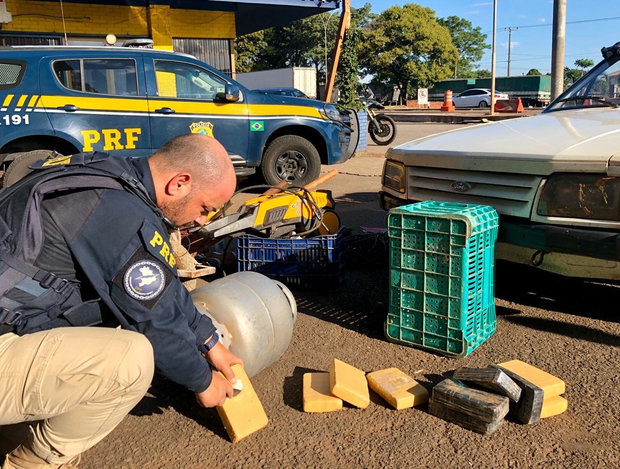 Dois homens em um Ford Pampa transportavam 6,3 quilos de coca&iacute;na e 4 quilos de crack