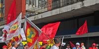Manifestantes se reuniram no Centro de Porto Alegre