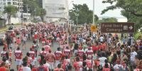 Cerca de 500 pessoas participaram de cortejo carnavalesco neste domingo