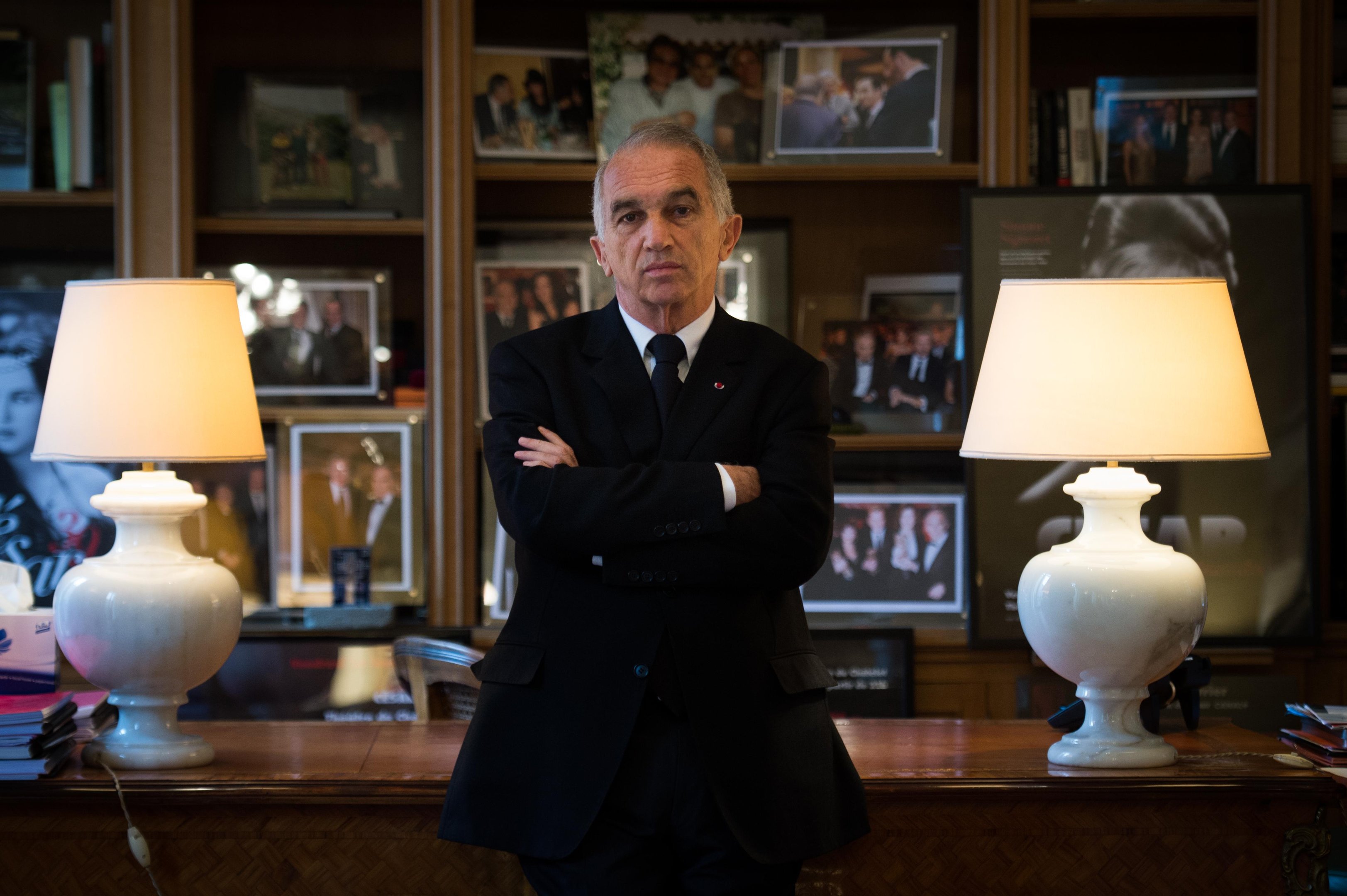 Acusada de falta de transpar&ecirc;ncia e de estar desconectada, a dire&ccedil;&atilde;o da Academia do C&eacute;sar, presidida desde 2003 pelo produtor Alain Terzian (foto), demitiu-se em bloco na &uacute;ltima quinta