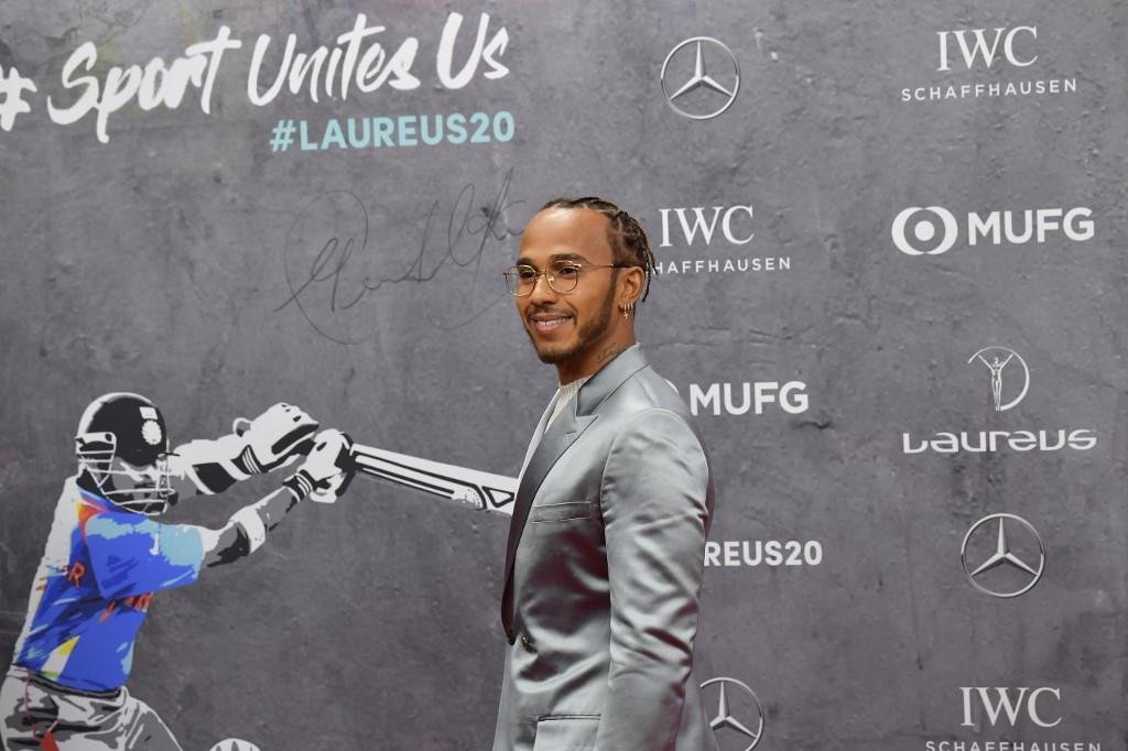 Lewis Hamilton dividiu pr&ecirc;mio com Lionel Messi, que n&atilde;o p&ocirc;de comparecer por conta de compromisso com o Barcelona