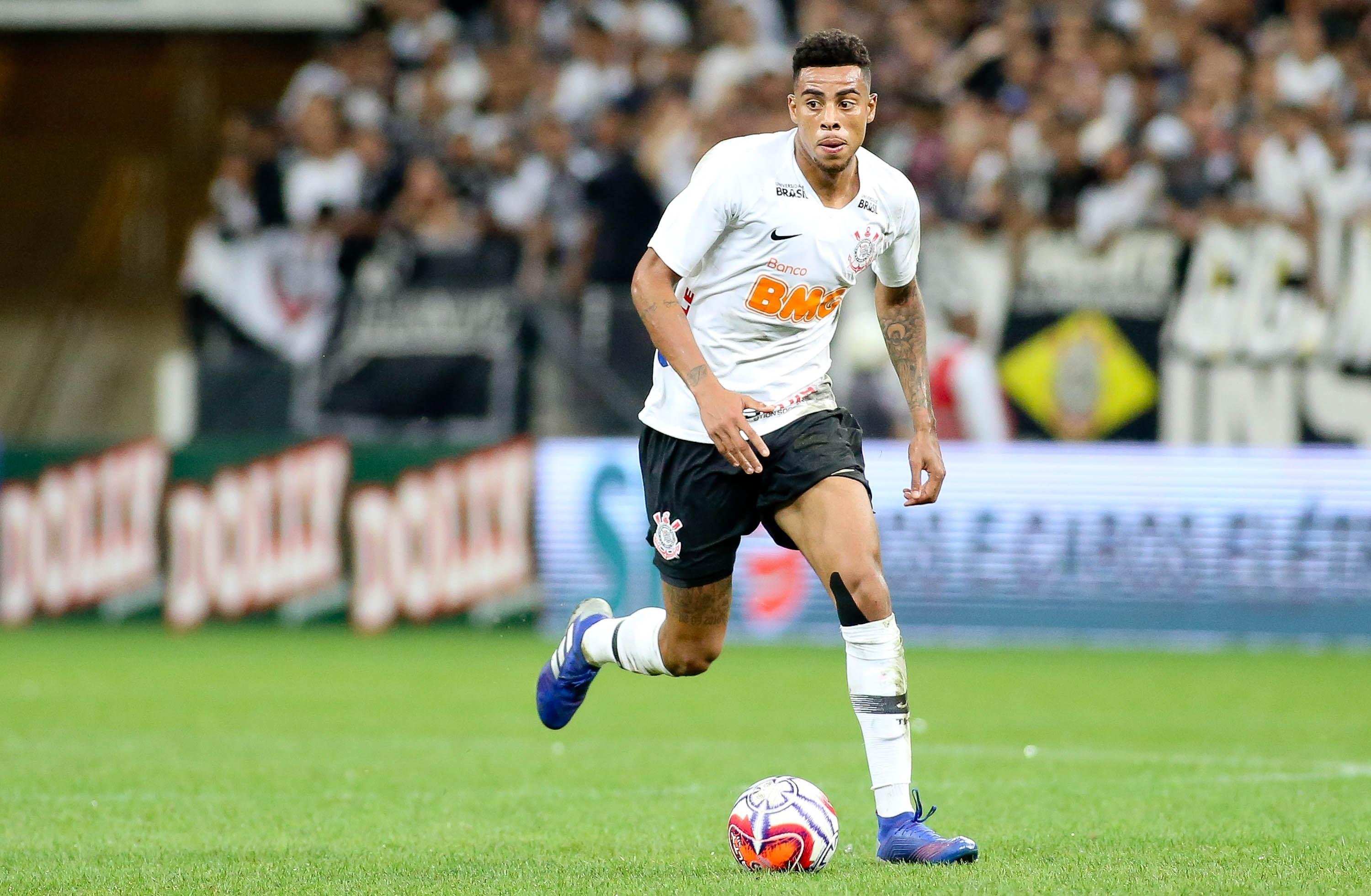 Em 2019, com o Corinthians, Gustagol enfrentou Coudet, ent&atilde;o no Racing, pela Sul-Americana, e marcou no empate em 1 a 1 em S&atilde;o Paulo