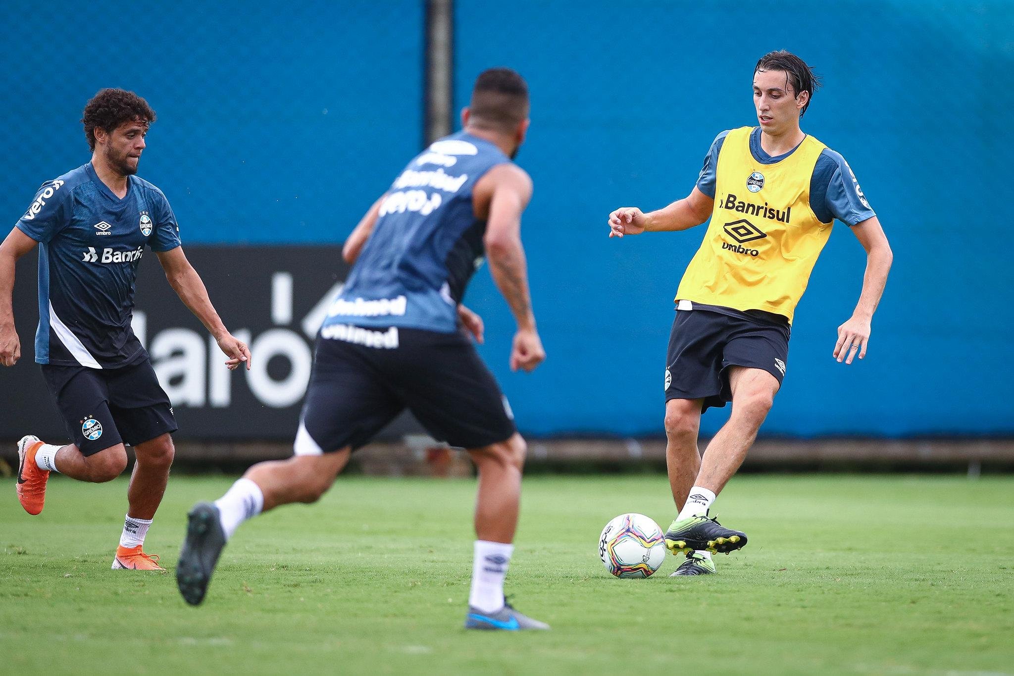 Geromel pode ser a novidade contra o Caxias
