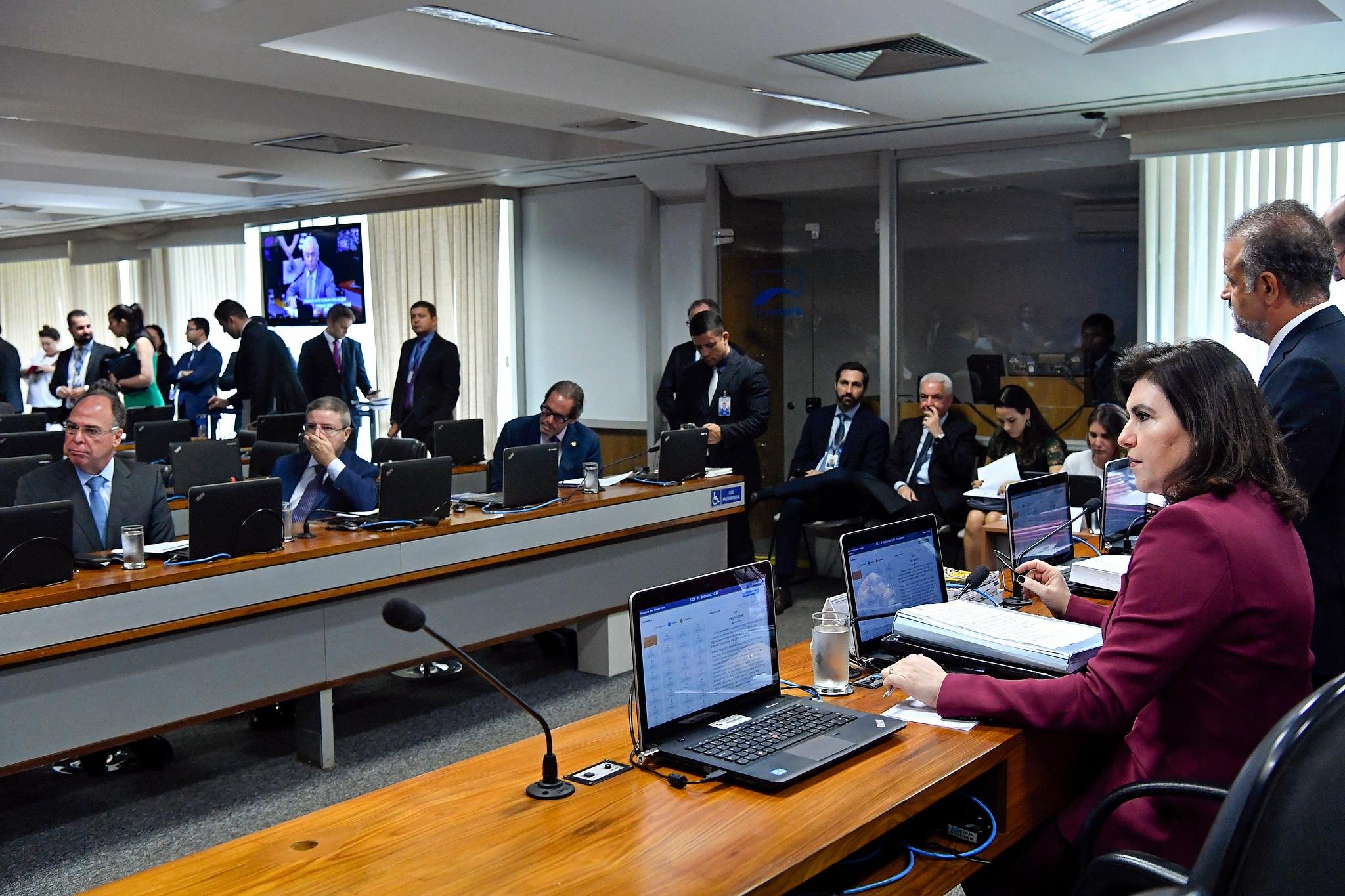 Comiss&atilde;o atrasa a tramita&ccedil;&atilde;o do pacote do ministro da Economia, Paulo Guedes