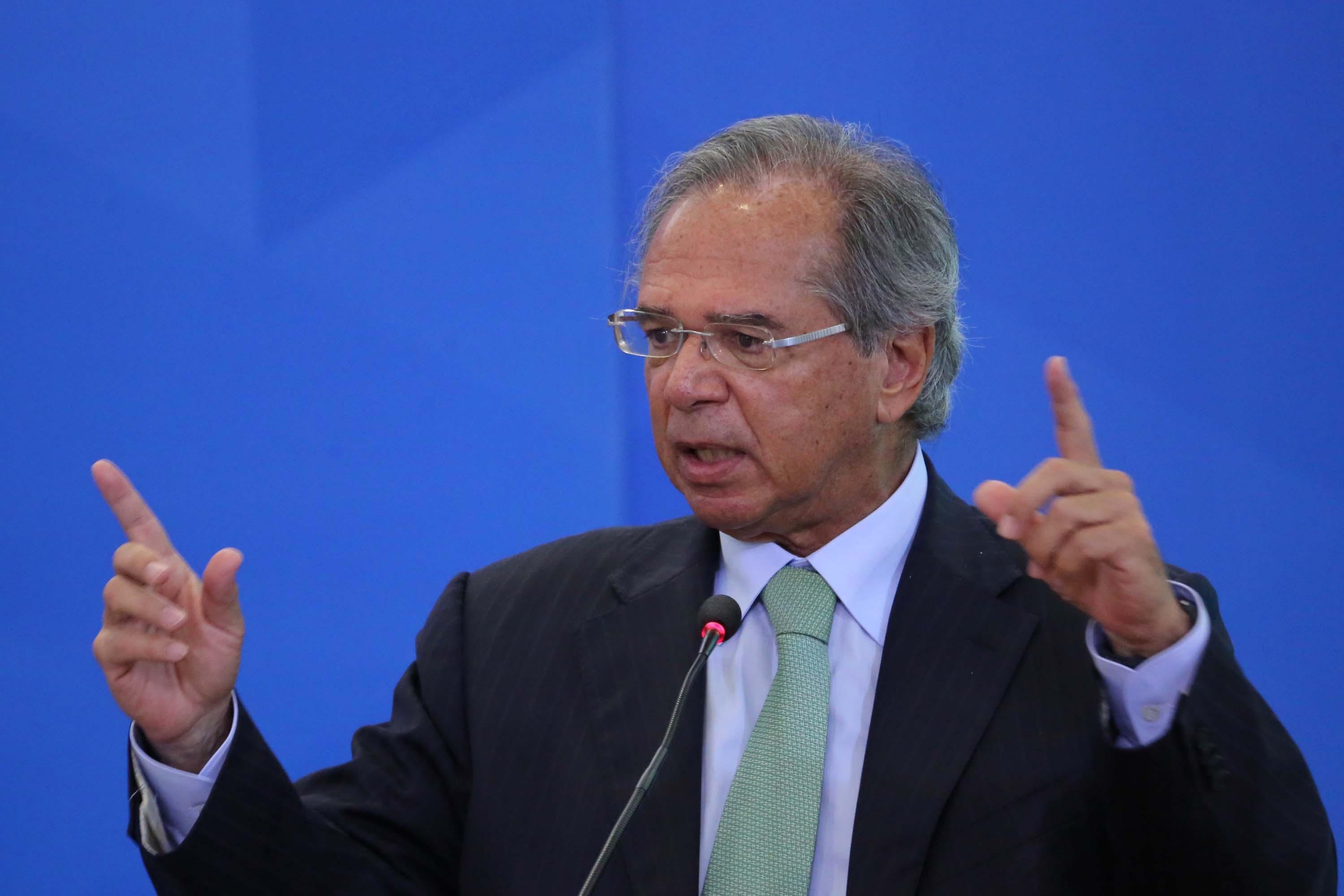 Guedes refor&ccedil;ou que o Brasil est&aacute; "cheio de belezas naturais e as pessoas pensando em n&atilde;o viajar para o Nordeste"